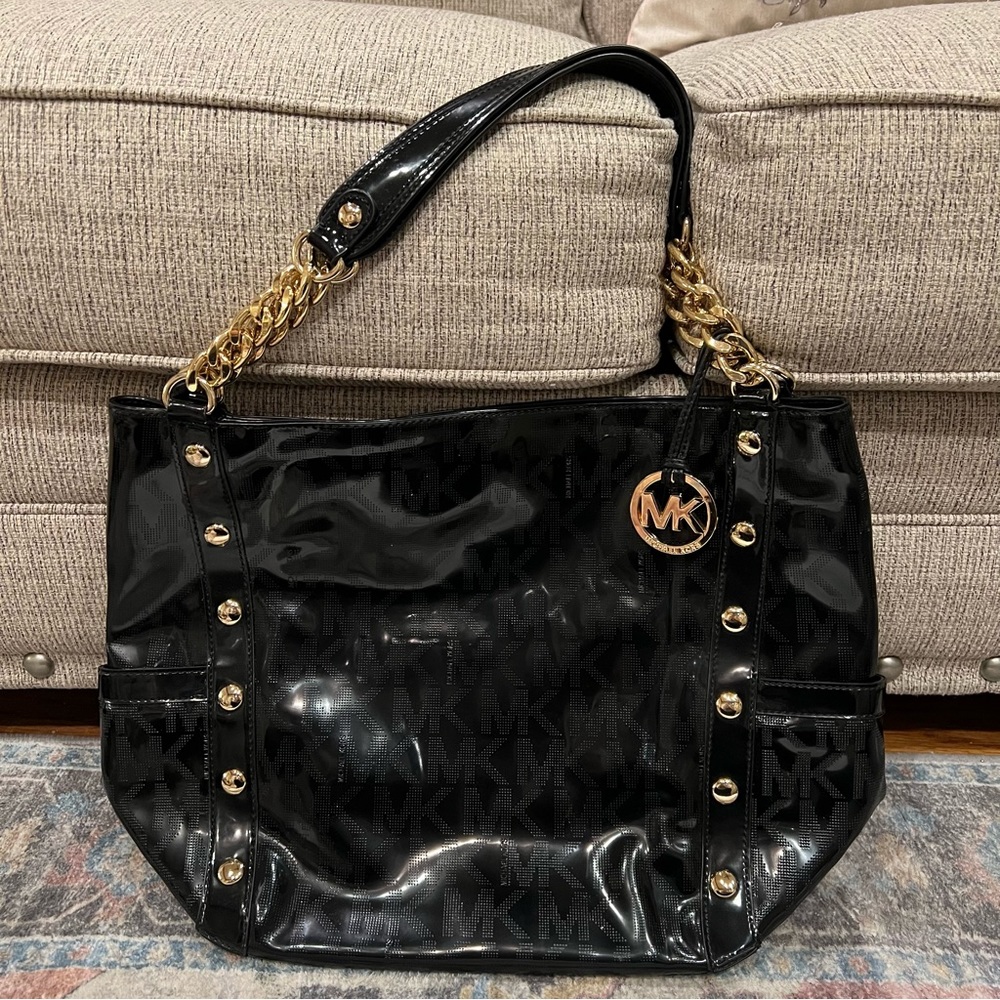 Black & Gold Micheal Kors Purse